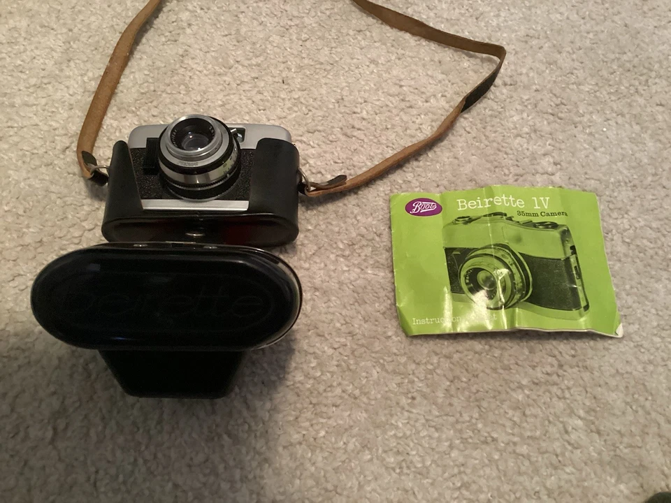 Vintage Boots Beirette 35mm Camera with Original Case & Instructions - Image 2 of 4