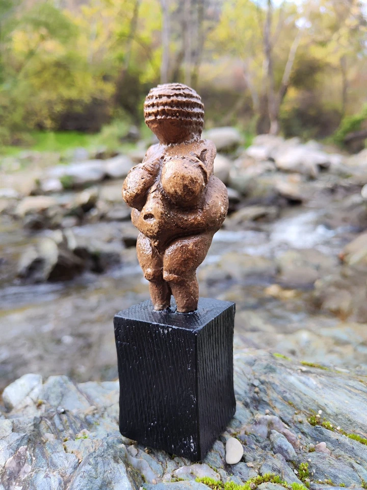 Venus de Willendorf réplica Foto 3 de 4