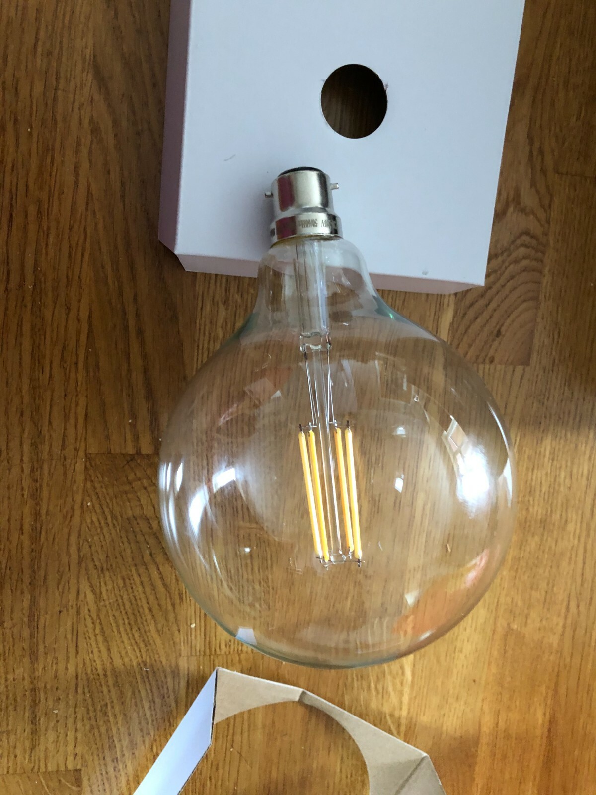 Globe Bulb LUMENOS G125 LED  B22 806lm 8W Dimmable 2700K Warm White LUM013 CRI80