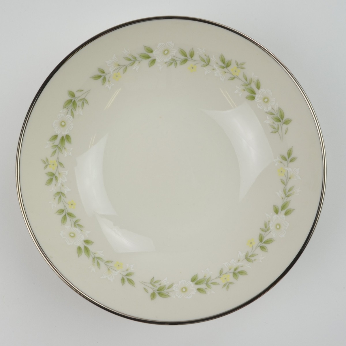 Noritake Ivory China Coupe Cereal Bowl Cornelia Pattern 7572