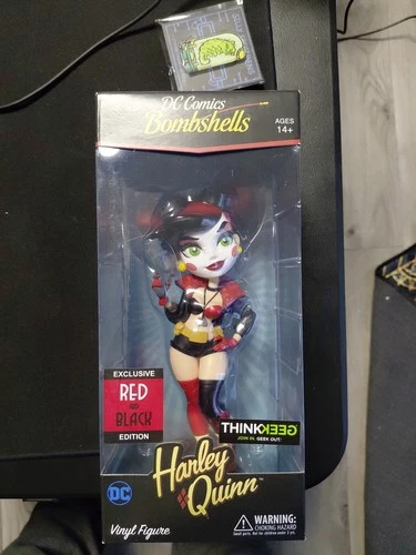 Cryptozoic Bombshell: DC Comics - Harley Quinn (Red & Black) ThinkGeek Exclusive