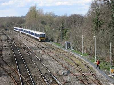 Foto A3 Mit dem Zug Ruislip auf einem Abstellgleis bei West Ruisl abgestellt c2016