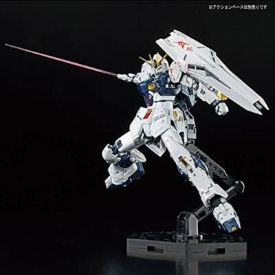 GUNDAM BASE LIMITED RG 1/144 v GUNDAM TITANIUM FINISH Kit w