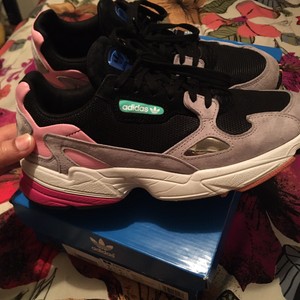 adidas falcon mujer olive