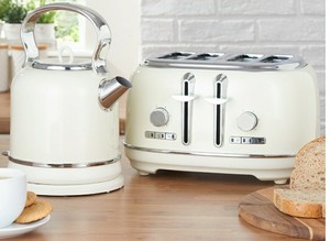 cream retro kettle and toaster set