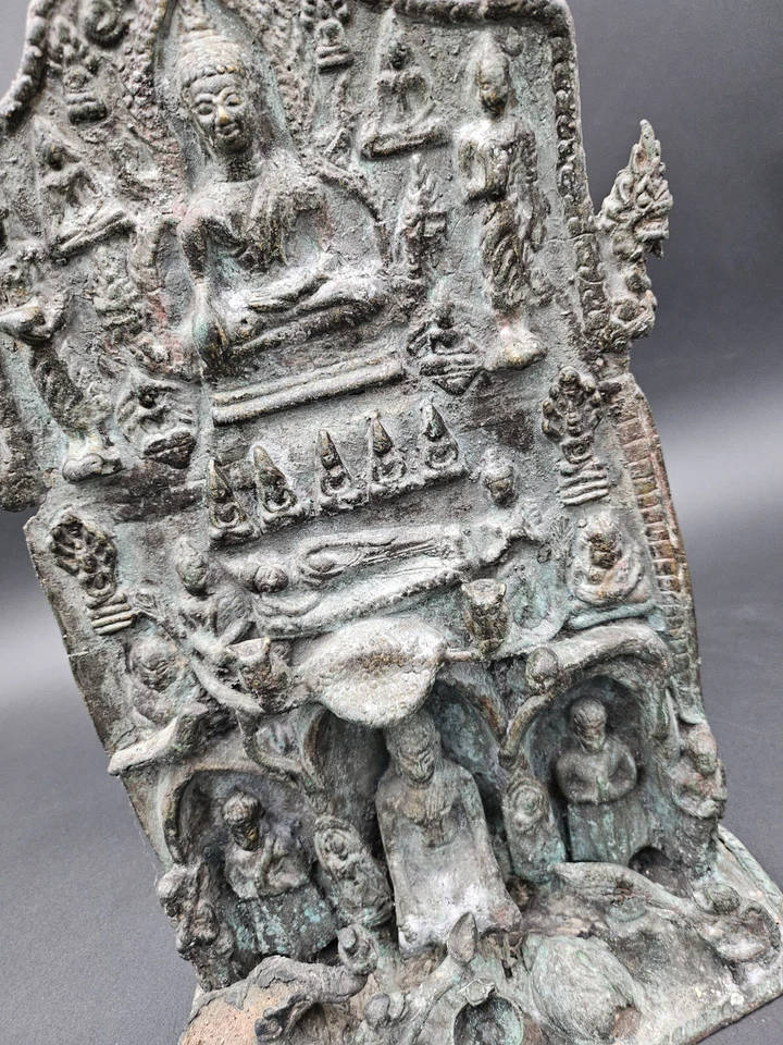 Antigua escultura de santuario de altar budista tailandés de bronce Foto 2 de 4