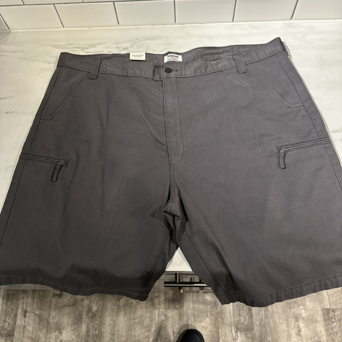 NWT Levi Strauss Signature Gold Mens Size 46 Gray Utility Shorts