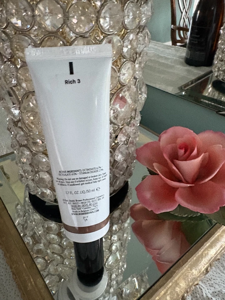 Bobbi Brown Vitamin Enriched Skin Tinted Moisturizer SPF 15 (RICH 3) 1.7oz/50ml - Image 2 of 4