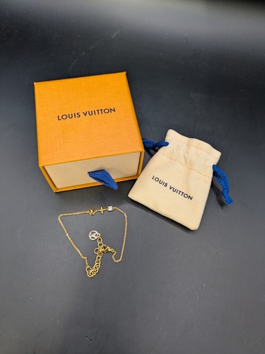 BNIB Louis Vuitton Petit Louis Bracelet Gold Tone Designer M00374 (PO)