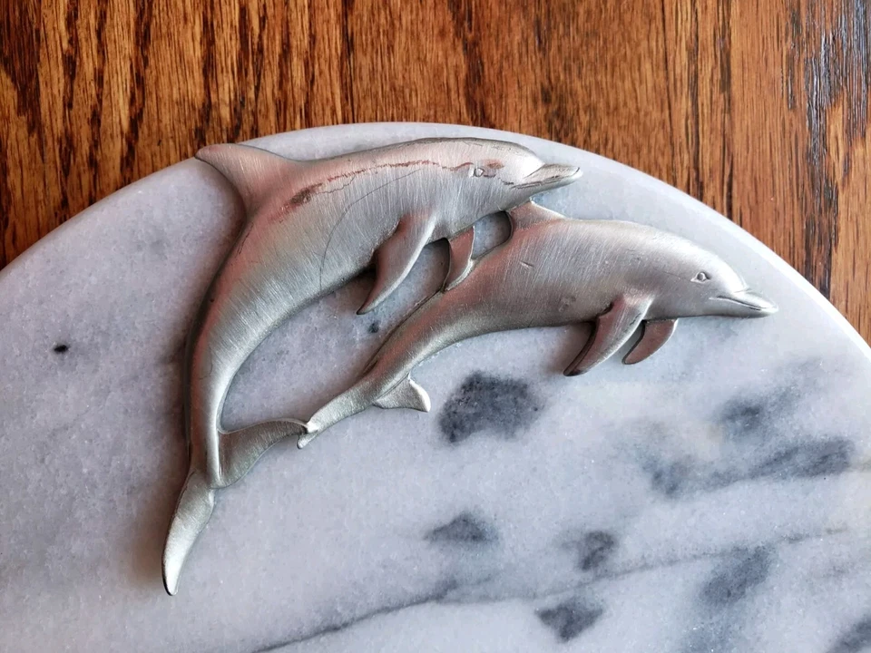 Dolphin Alabaster Marble Cheese Board w/ Knife Spreader 8" Round - Image 2 of 4