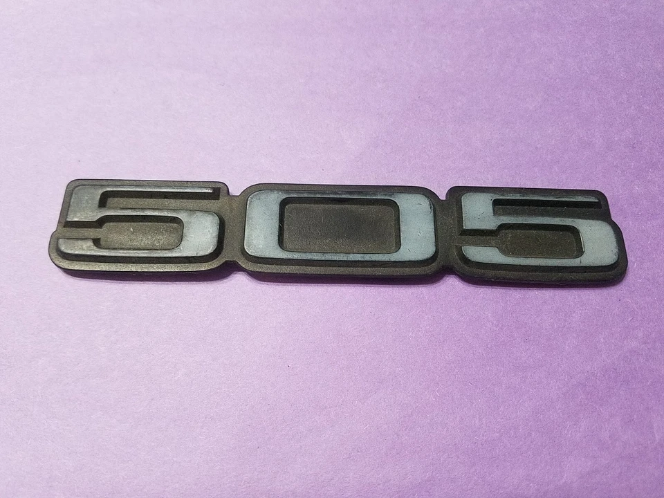 Bin32 Peugeot 1986 505 Wagon Turbo tapa cubierta trasera plástico emblema OEM, 505 Turbo Foto 3 de 3