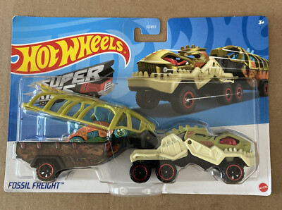 Hot Wheels BDW51 1 1:64 Transporter Vehicle With Car Fossil Freight