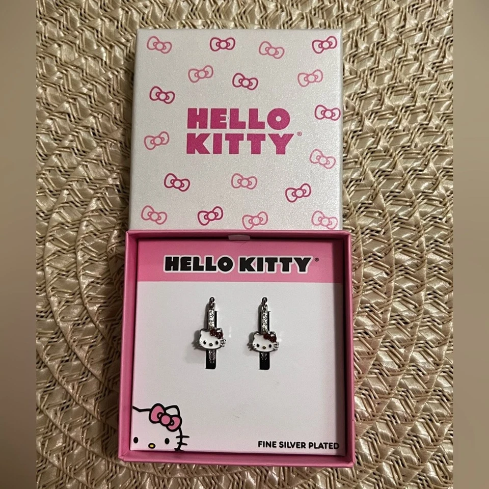 Pendientes de aro enchapados en plata fina de Hello Kitty nuevos en caja Foto 3 de 3