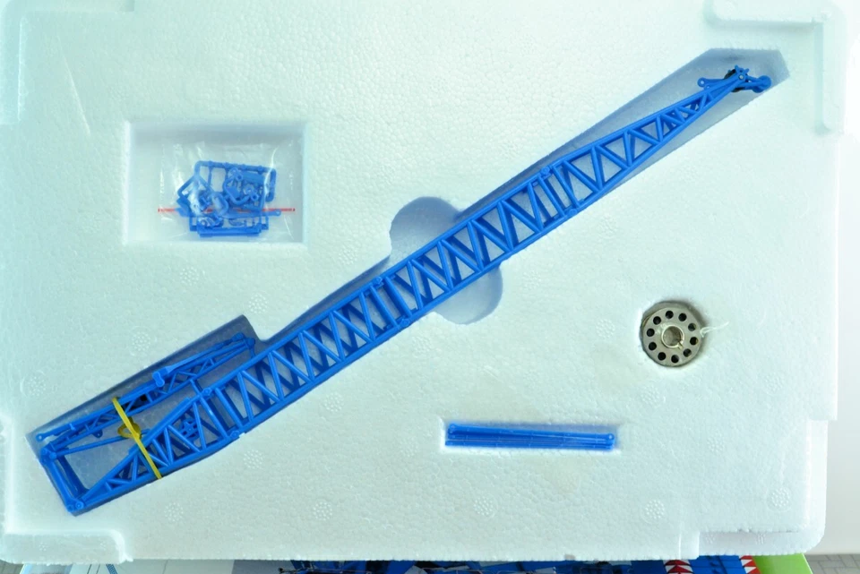 Punta F Herpa 308298 para grúa sobre orugas Liebherr LR 1600 HO escala 1:87 Foto 2 de 4