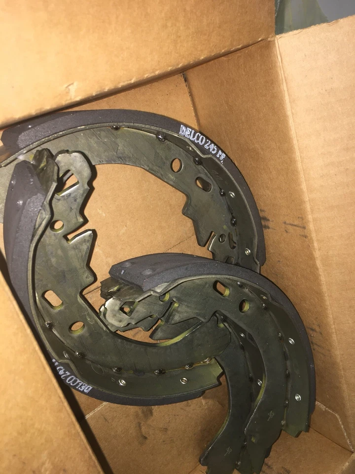 Drum Brake Shoe fits 2003-2005 Pontiac Sunfire ACDELCO GM ORIGINAL EQUIPMENT - Image 3 of 4