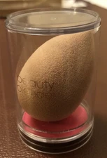 Beautyblender Nude Makeup Sponge & Cheeky Mid-sized Blush Sponge