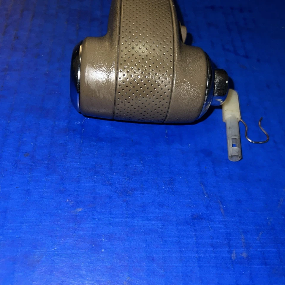 05-12 Nissan Pathfinder 05-15 Xterra palanca de cambios 05-18 Frontier Taupe Foto 2 de 3