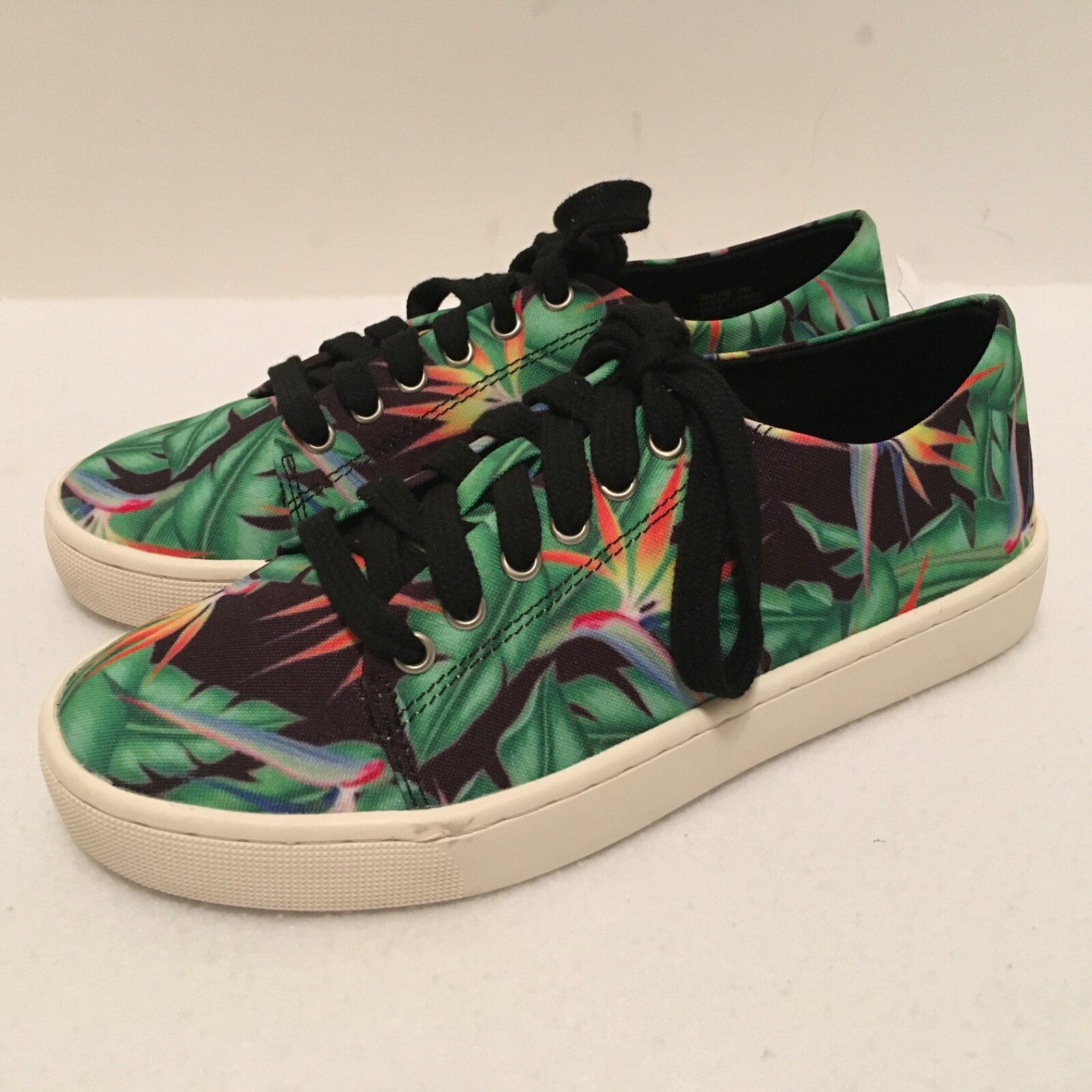 hawaiian tennis shoes
