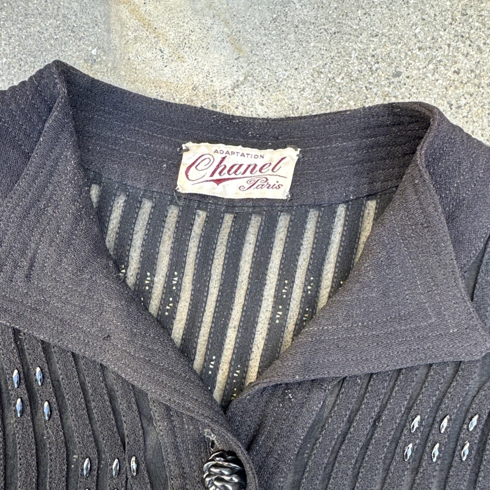 Blusa de vestir rosa vintage años 30 Chanel Adaptation Paris crepé metal tachonado Foto 2 de 4