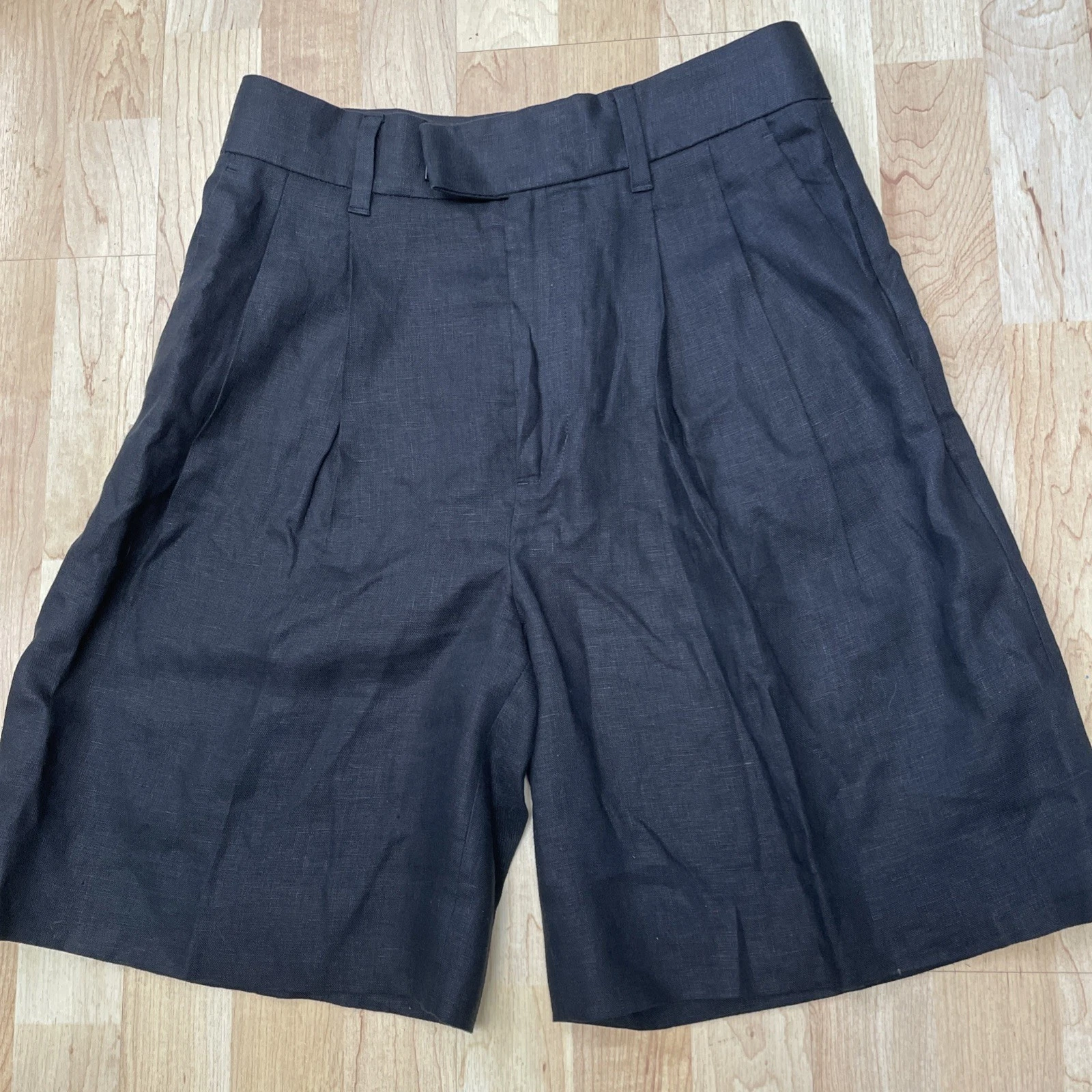 Banana Republic Size 4 100% Linen Black Bermuda Shorts Waist 31"