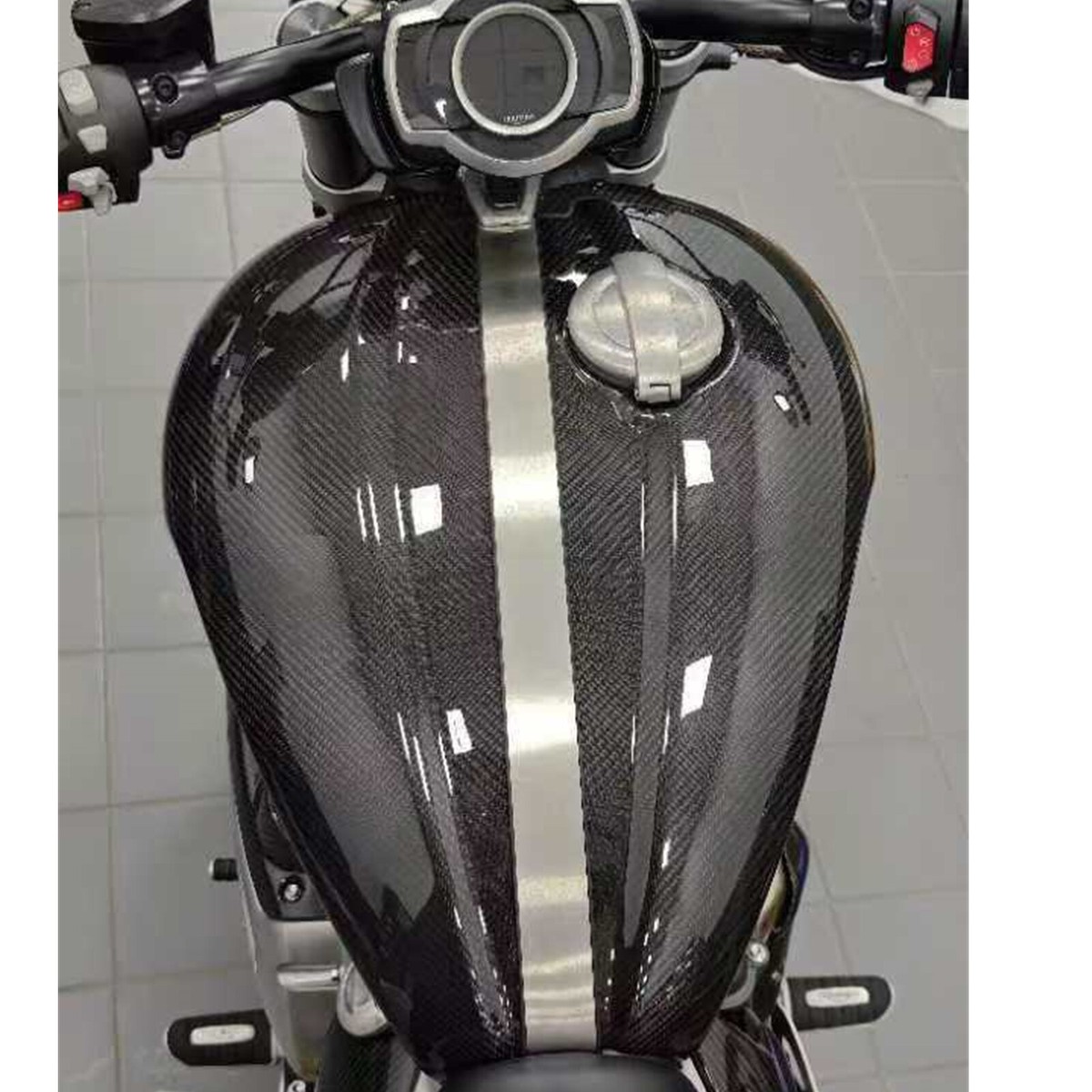 2020-2022 Triumph Rocket 3 Carbon Fiber Fuel Tank Cover Guard For