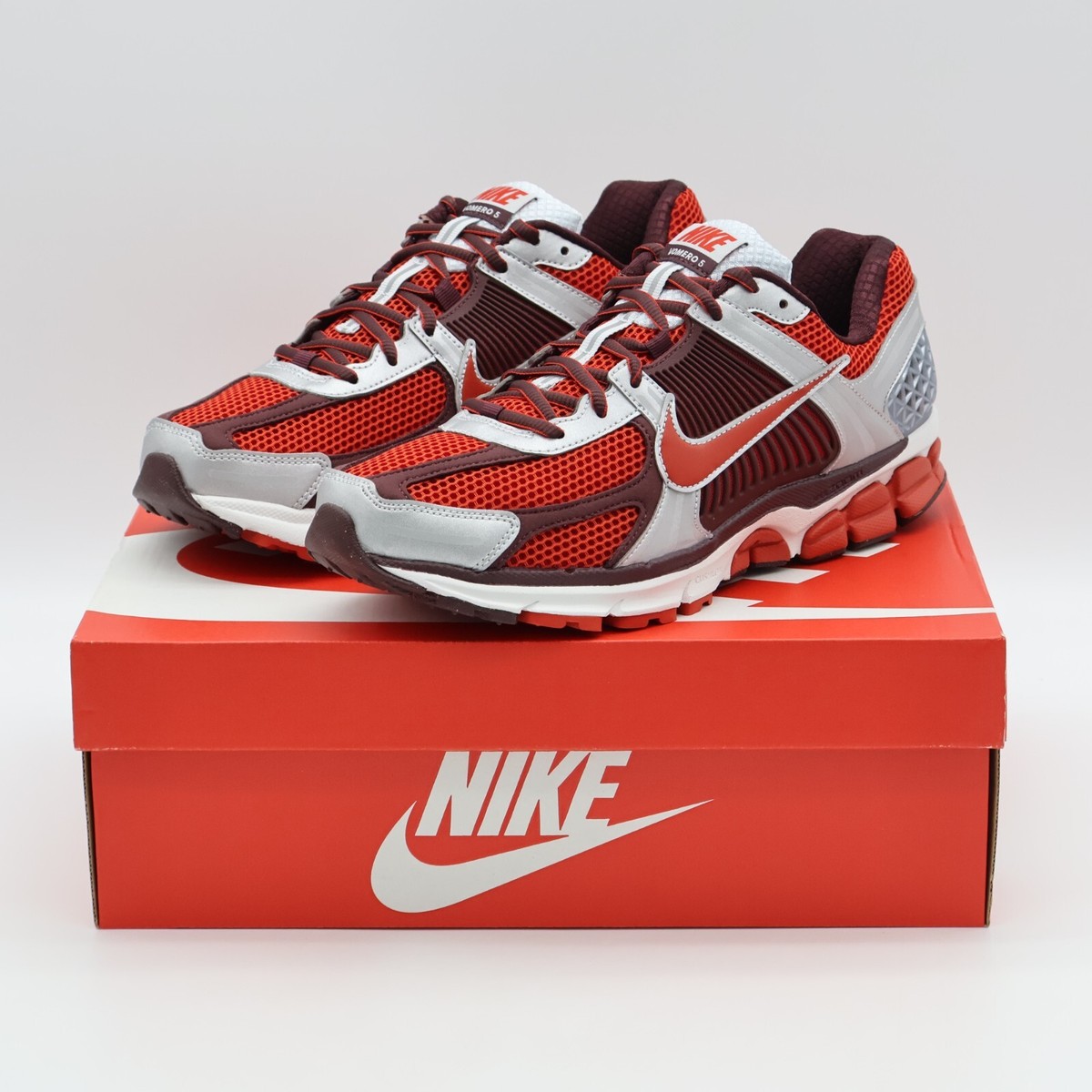 FN7778-600 Nike Zoom Vomero 5 Mystic Red and Platinum (Women's) | eBay