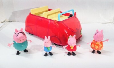 PEPPA PIG LIGHTS & SOUNDS FAMILY FUN CAR With 4 Figures