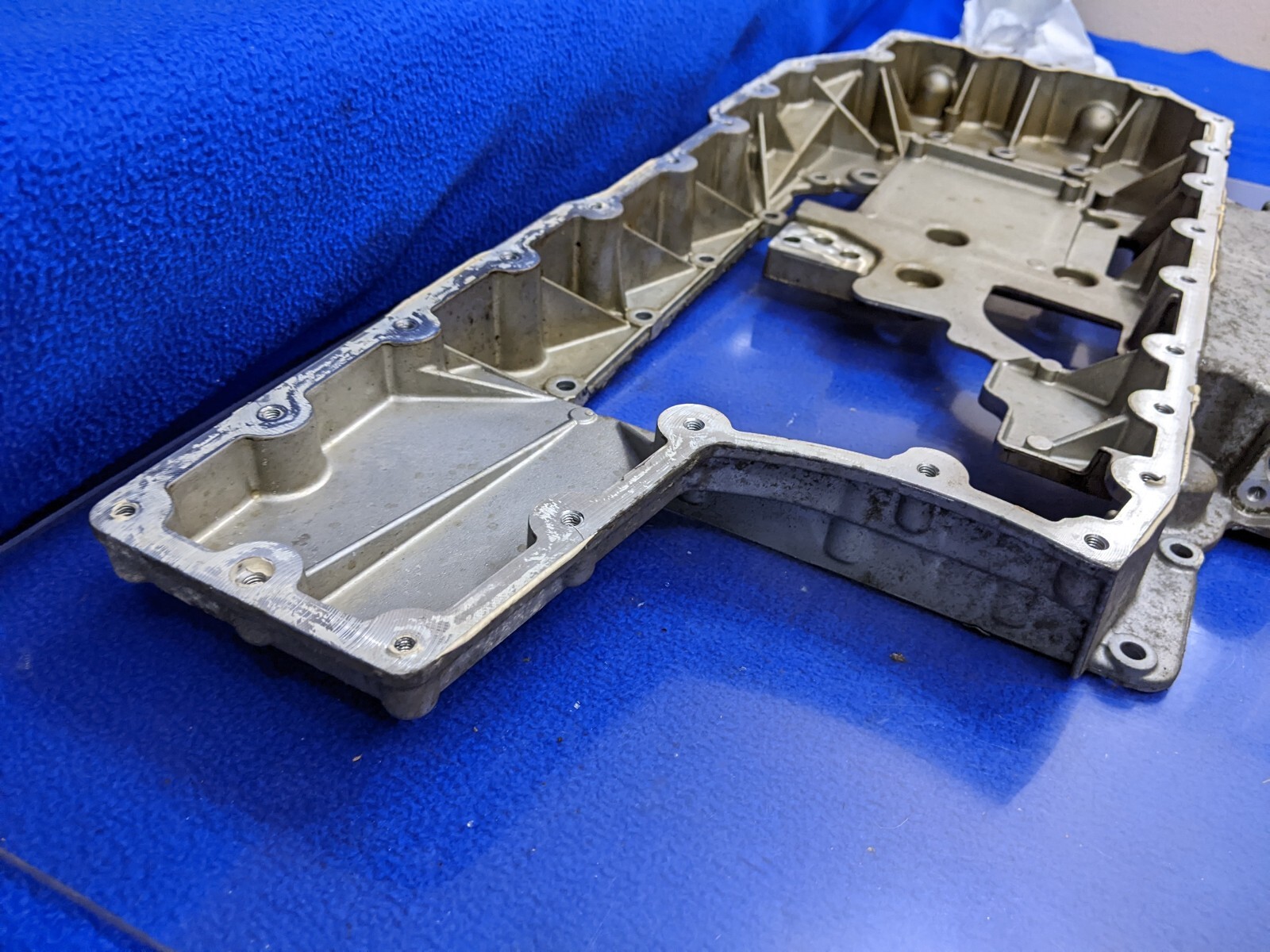 6.0L W12 upper oil pan Bentley Continental Flying Spur oem
