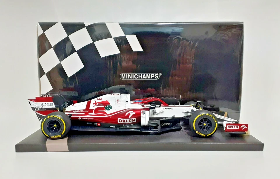 Model Car 1:18 Minichamps F1 Alfa Romeo C41 Kimi Raikkonen GP Bahrain 2021 - Image 3 of 4