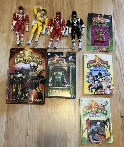 LOT OF 9 VTG & MODERN BANDAI/SABAN POWER RANGERS- 5 VTG FIGS/2 VTG BOOKS/2 MDN