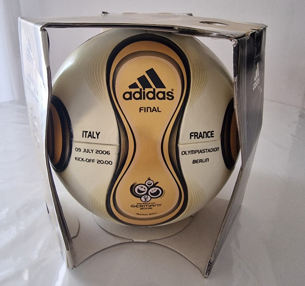 ADIDAS OFFICIAL MATCH BALL ITALY - FRANCE FINAL WORLD CUP 2006