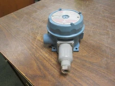 United Electric Explosion Proof Pressure Switch J120-361 9836 20-300PSI 15A Used