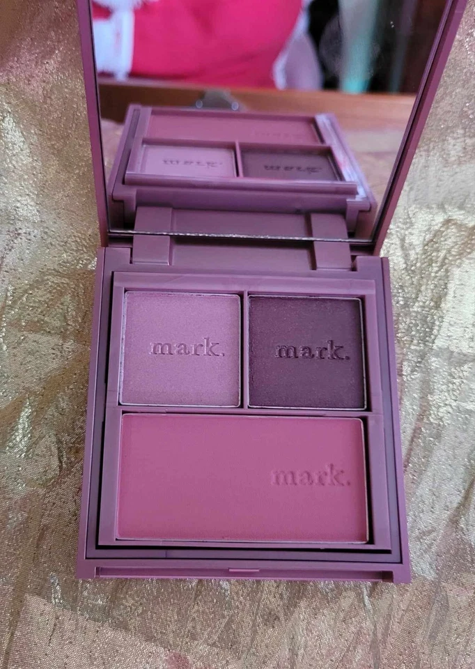 Avon MARK Flip For It Color Kit TOKYO Makeup Kit ~ NIB ~ NEXT DAY FAST SHIPPING - Image 4 of 4
