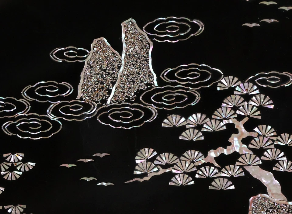 Japanese Lacquer Wooden Charger Plate 17.8inch Pavilion Landscape Marked Seiyo - Image 2 of 4