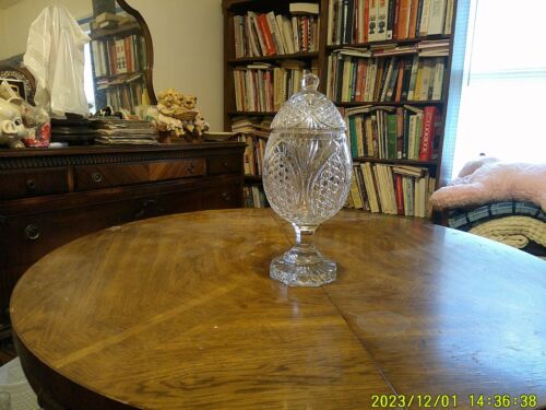 10-Inch Crystal Footed with Lid Cookie/Candy Jar - Afbeelding 1 van 6