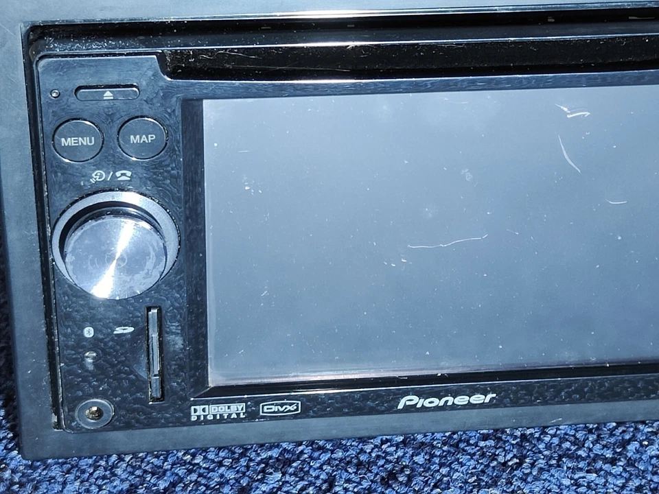 Pioneer AVIC F900BT SAT NAV & Hands Free Bluetooth Touchscreen Dvd Player. - Image 4 of 4