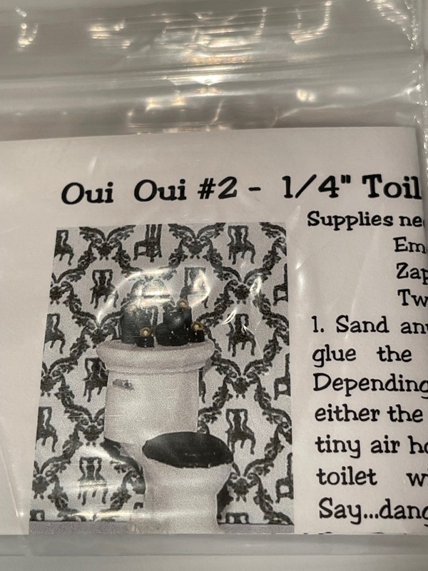 Oui Bathroom Toilet  for a miniature dollhouse Vintage New 1/4" 1:48