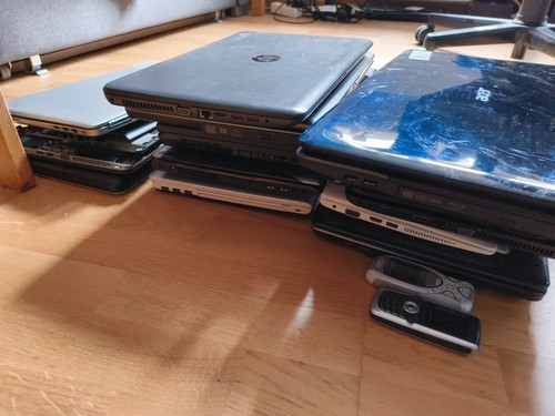 13x Laptops teilweise RAM und Akkus Konvolut