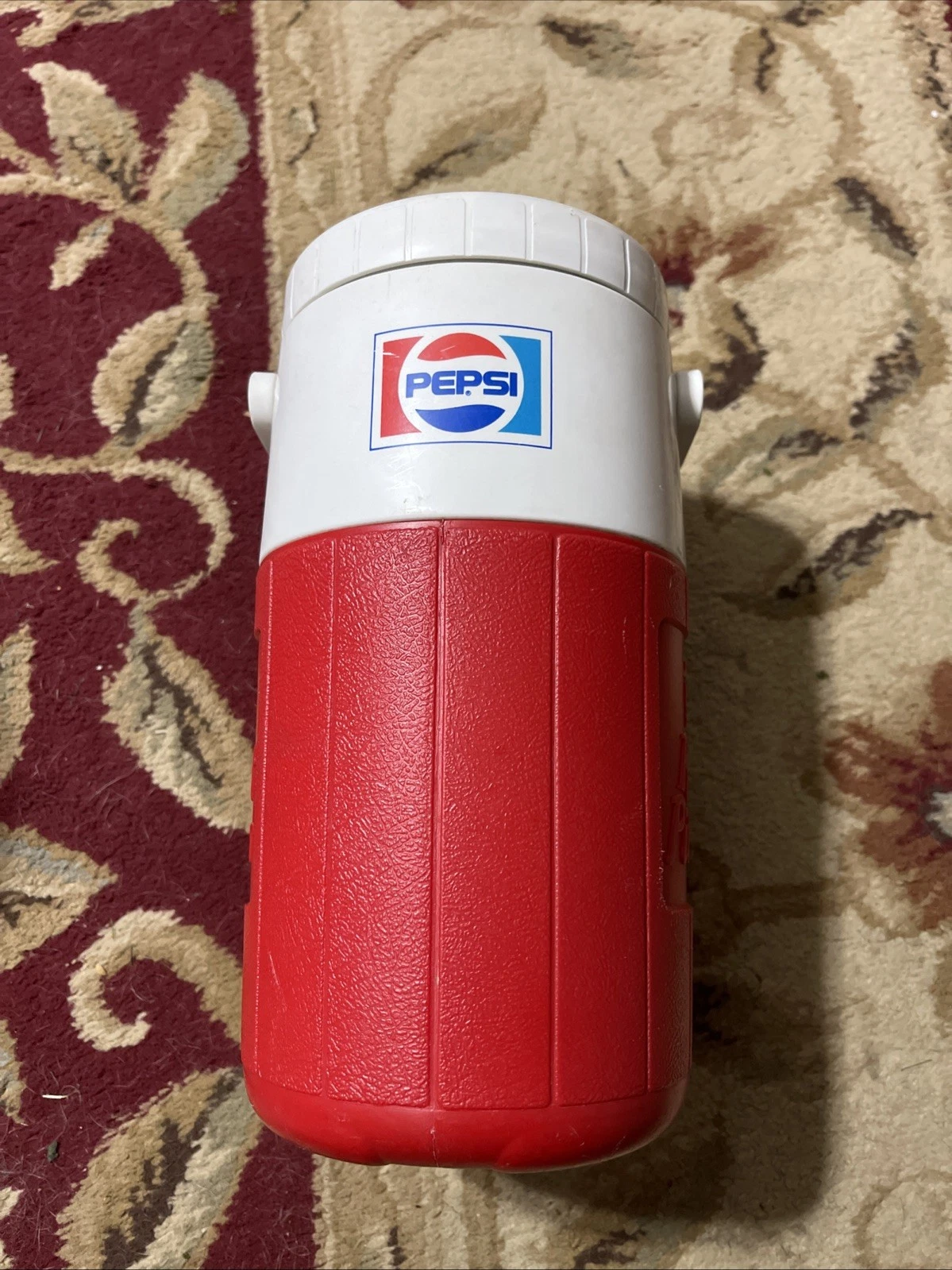 Coleman 5590 1/2 Gallon Polylite Beverage Cooler / Red & White / 1.9L / USA