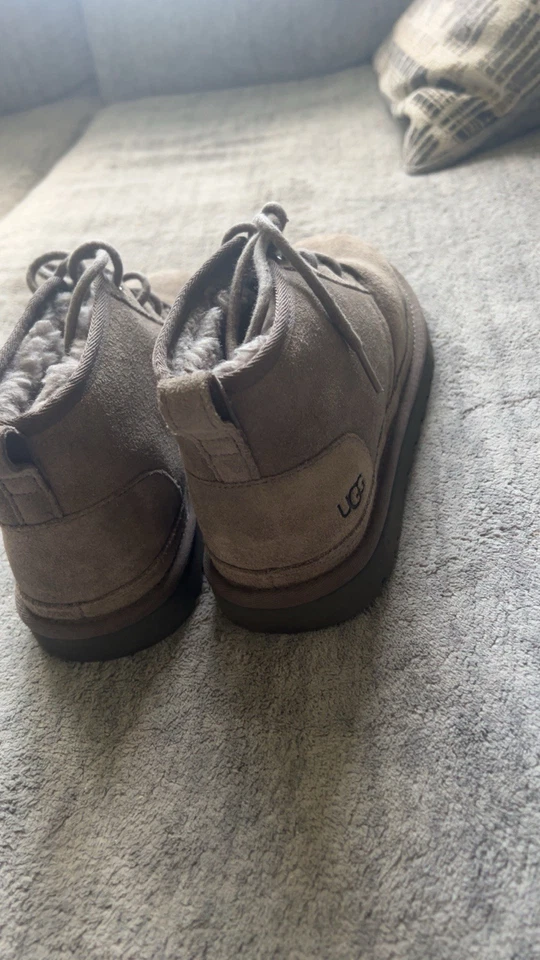 UGG Neumel женщин ботинки уголь/серый замши лодыжки чукка ботинки размер 8 - Изображение 2 из 2