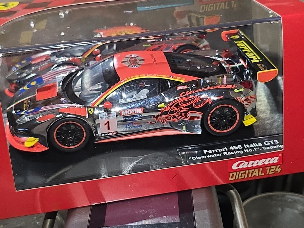 Carrera Digital 124 Slot Car Ferrari 458 GT3 Clearwater Racing #1