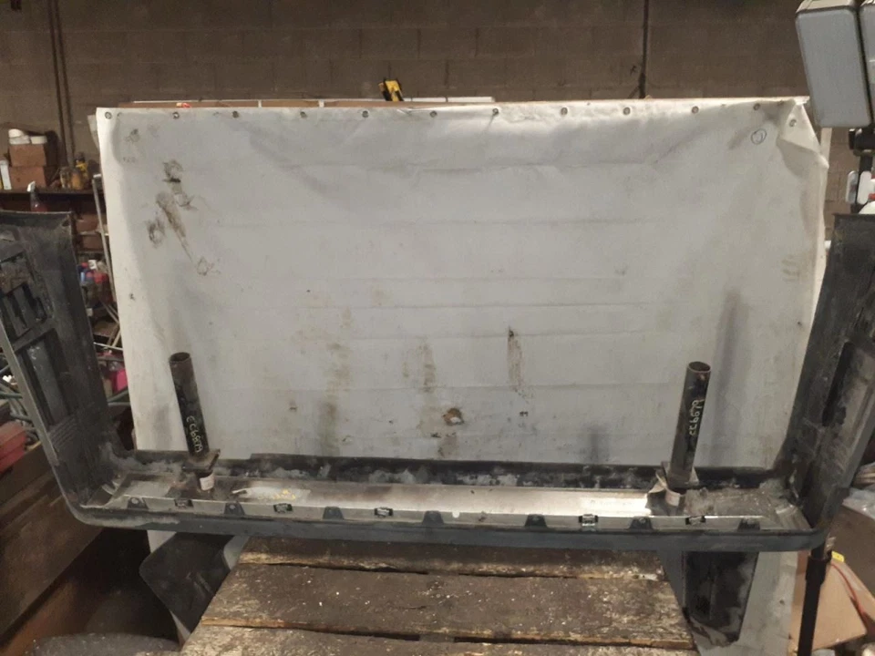 Rear Bumper Station Wgn Without Moulding Fits 91-93 VOLVO 940 611955 - Изображение 2 из 4