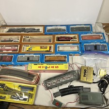 Lot Of Vintage Tyco Life Life Like Ho-Scale Train Cars Accessories Tracks
