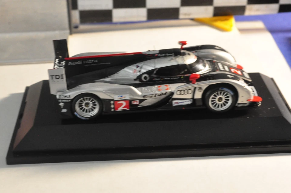 1/43 SPARK AUDI R18 TDI LE MANS 2011 - Immagine 2 di 3