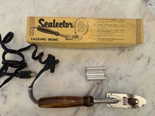 Vintage 1971 SEALECTOR Heavy Duty Deluxe Tacking Iron w/Original Box & Stand EWC