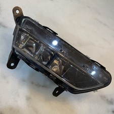 2015 - 2018 Porsche Macan Turbo Front Right Lower Fog Light Lamp *Rock Chips*