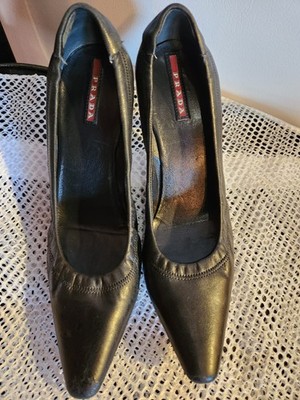 PRADA Women's Shoes Size 8 Zapato Derecho Raspado En La Punta Es Mínimo Detalle