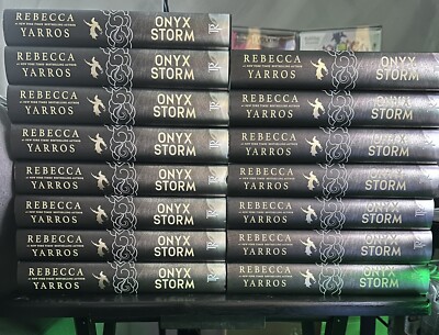 ONYX STORM - TARGET EXCLUSIVE EDITION - BY REBECCA YARROS (HARDCOVER) - IN HAND