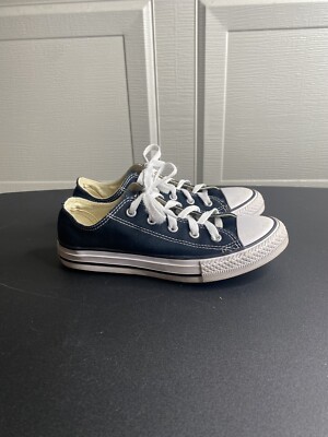 Converse Chuck Taylor low top sneakers kids size