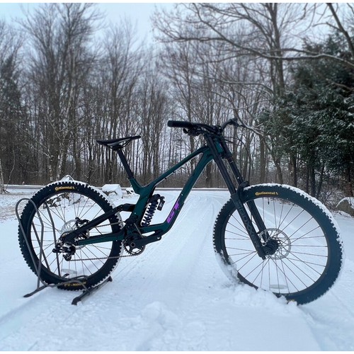 GT Fury Carbon Elite Mountain Bike 2025 Tropic Green Medium